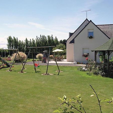 Amazing Apartment In Roz-Landrieux With Kitchen Exteriör bild