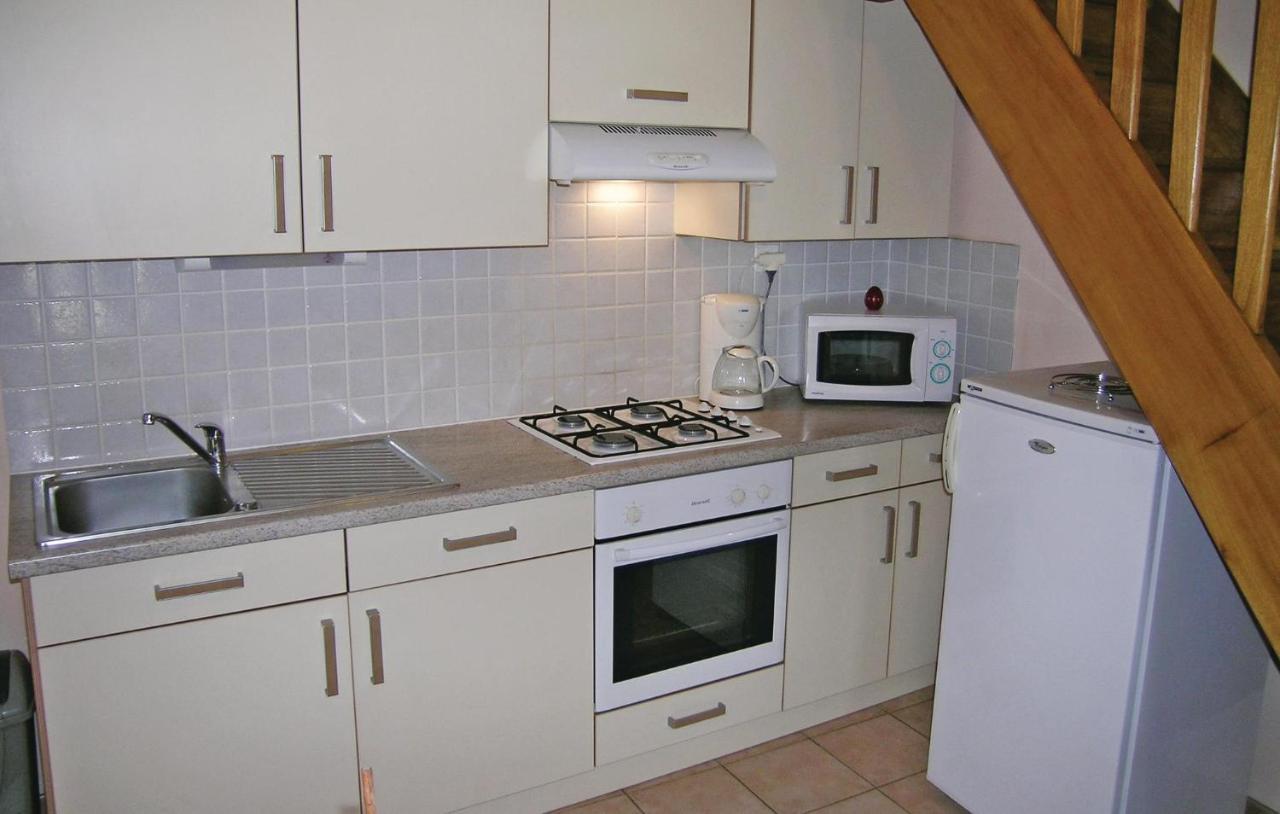 Amazing Apartment In Roz-Landrieux With Kitchen Exteriör bild