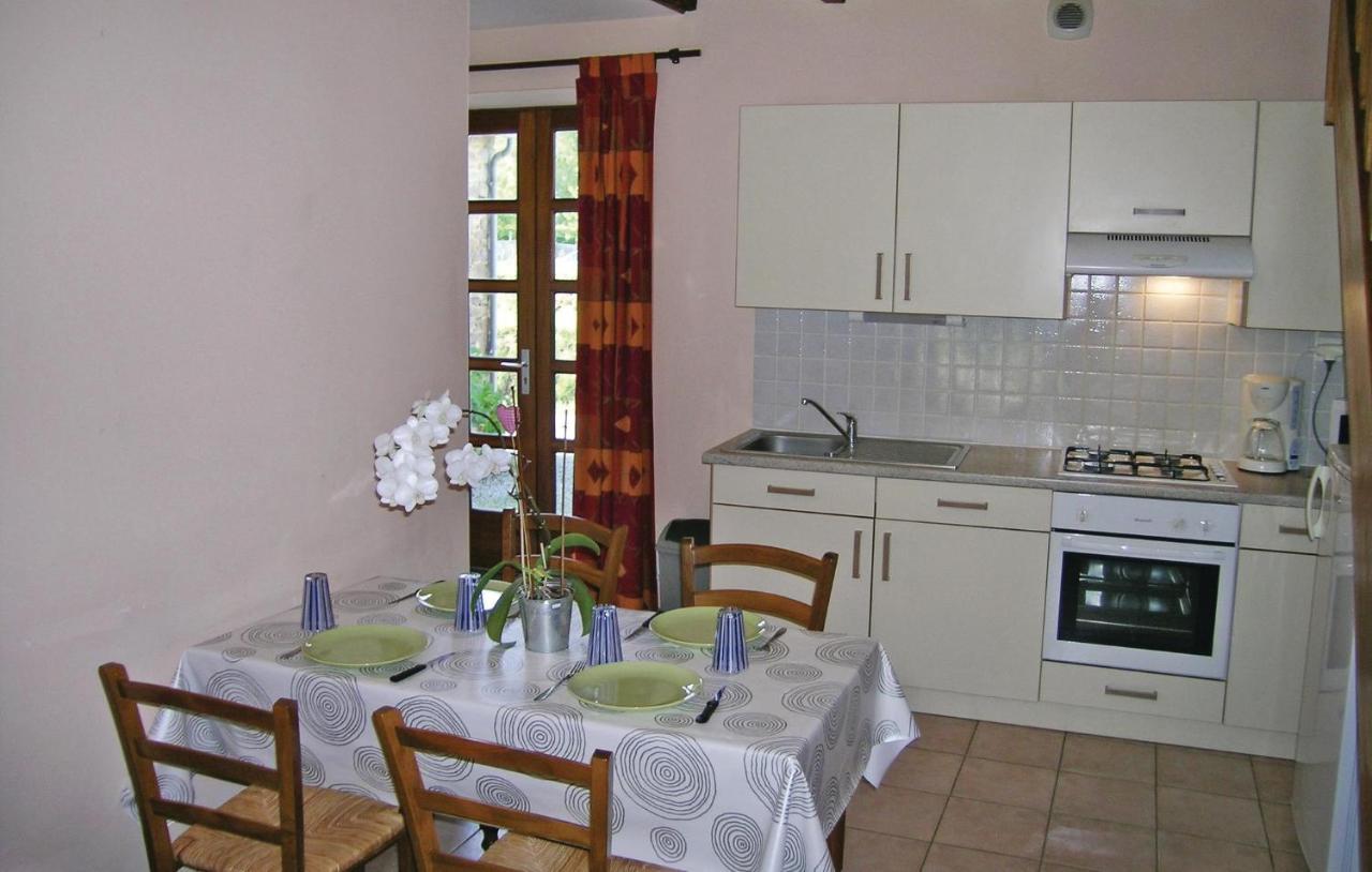 Amazing Apartment In Roz-Landrieux With Kitchen Exteriör bild