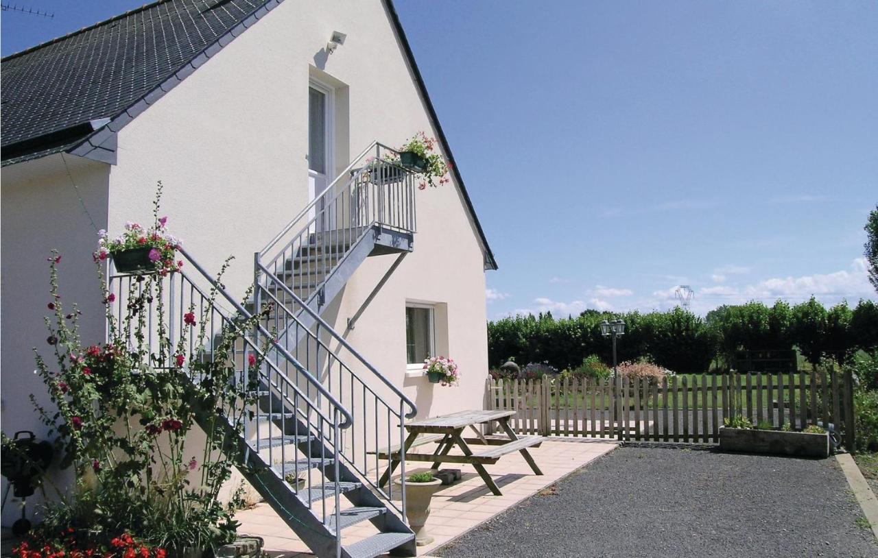 Amazing Apartment In Roz-Landrieux With Kitchen Exteriör bild
