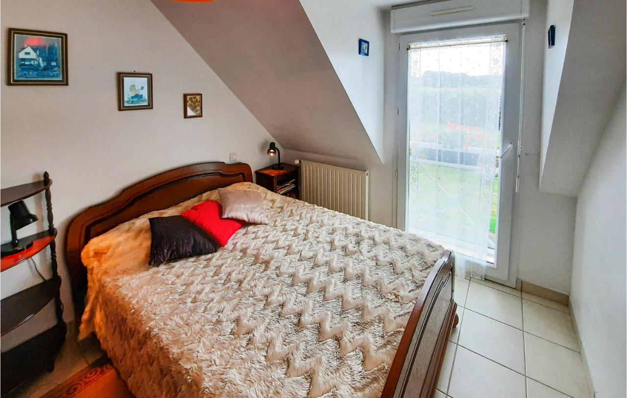 Amazing Apartment In Roz-Landrieux With Kitchen Exteriör bild