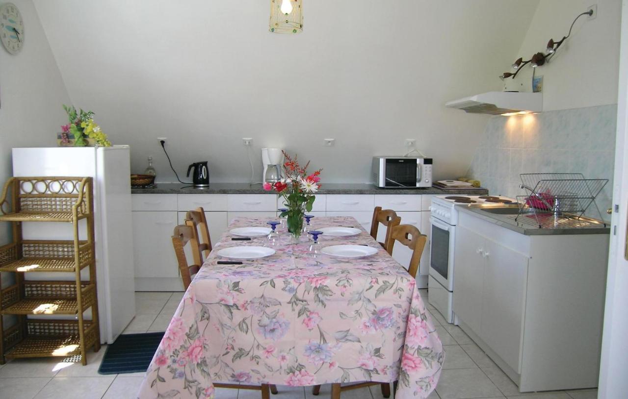 Amazing Apartment In Roz-Landrieux With Kitchen Exteriör bild
