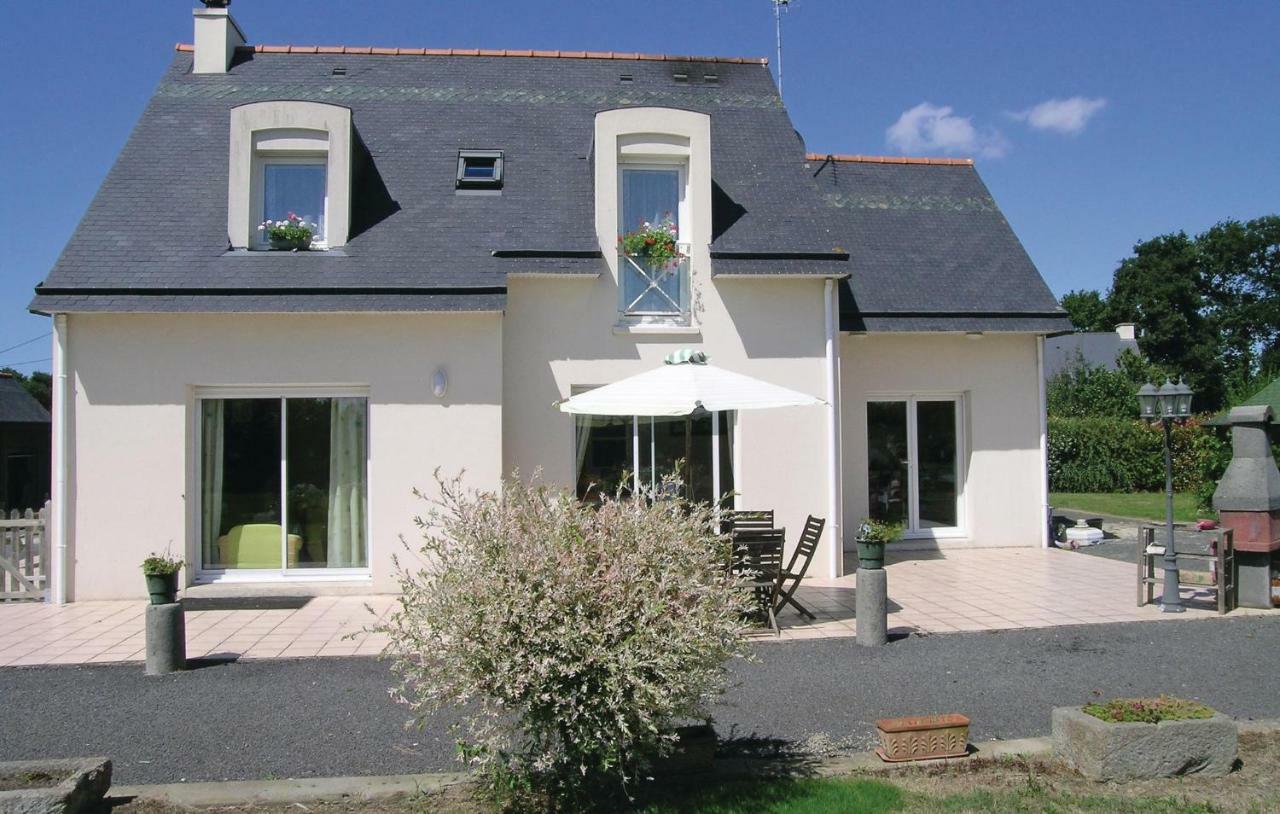 Amazing Apartment In Roz-Landrieux With Kitchen Exteriör bild